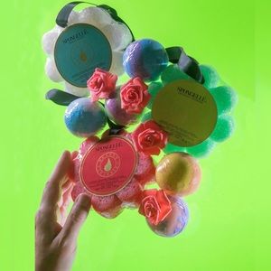 Spongelle infused shower gel.